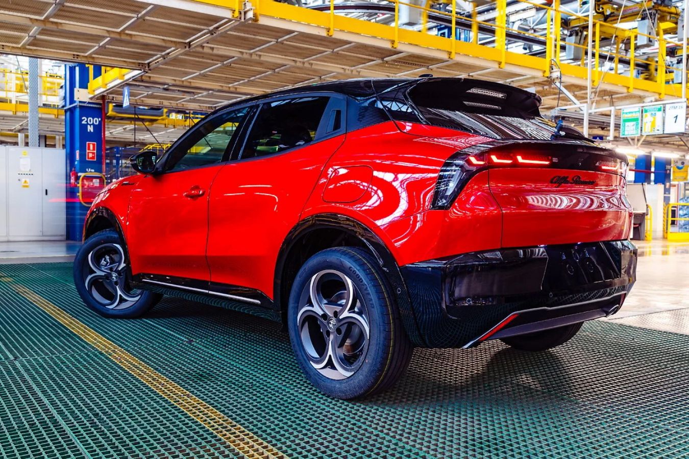 Μία Alfa Romeo Junior έγραψε ιστορία για τη Stellantis